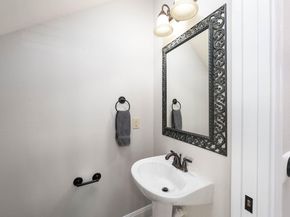 2801 Goodwin Ave B, Austin TX 78702