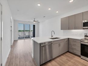 4801 Springdale RD 1402, Austin TX 78723