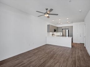 4801 Springdale RD 1402, Austin TX 78723