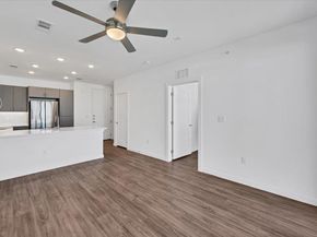 4801 Springdale RD 1402, Austin TX 78723