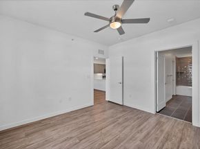 4801 Springdale RD 1402, Austin TX 78723