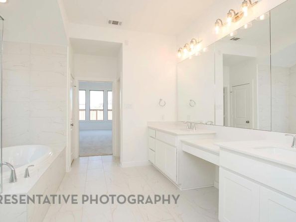 108 Ribera DR, Liberty Hill TX 78642