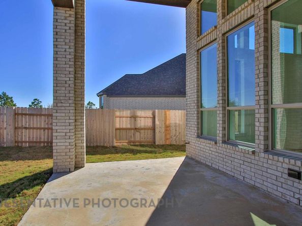 108 Ribera DR, Liberty Hill TX 78642