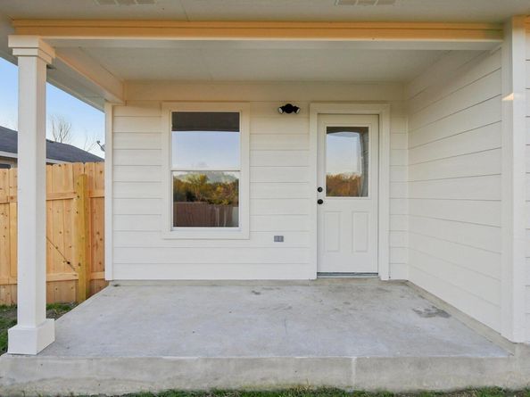 17921 Basketflower BND, Elgin TX 78621