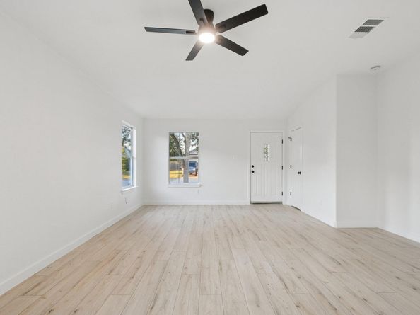 17921 Basketflower BND, Elgin TX 78621