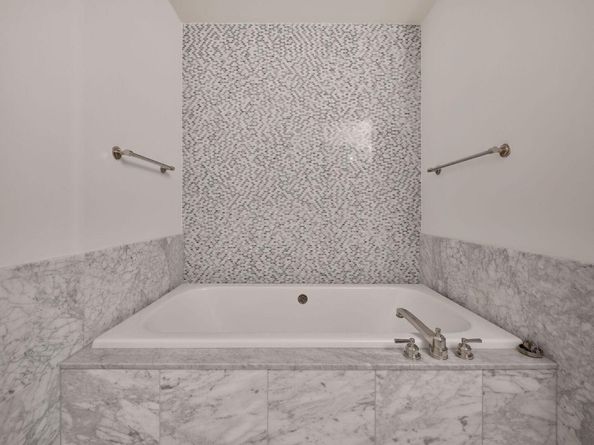 200 Congress Ave 23C, Austin TX 78701