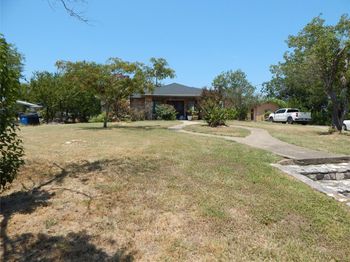 2300 Thrasher LN