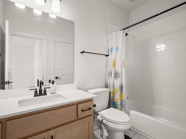 6701 Adventures Pl, Jonestown TX 78645