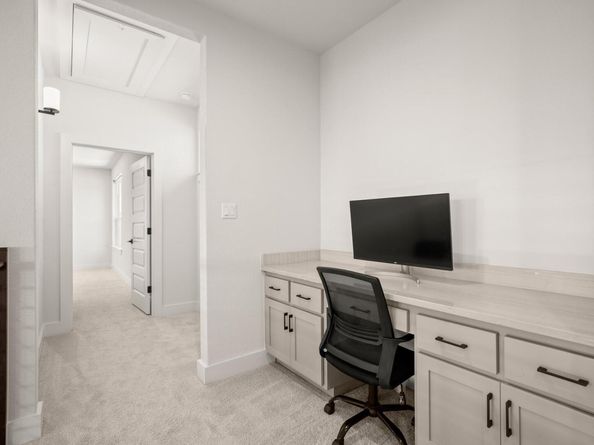 6701 Adventures Pl, Jonestown TX 78645