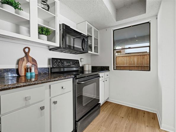 7635 Guadalupe ST 103, Austin TX 78752