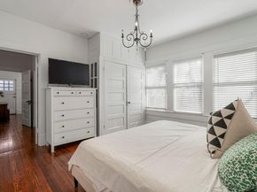 900 W Lynn ST, Austin TX 78703