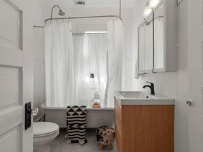 900 W Lynn ST, Austin TX 78703