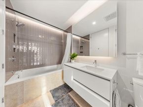 313 W 17th ST 1204, Austin TX 78701