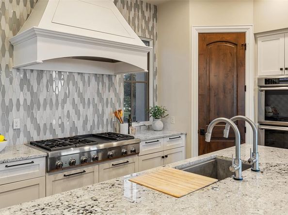 308 Duckhorn PASS, Austin TX 78738