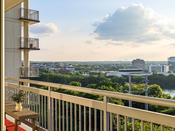 603 Davis ST 1103, Austin TX 78701