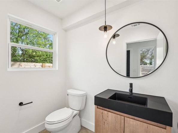 2312 Canterbury St #B, Austin TX 78702