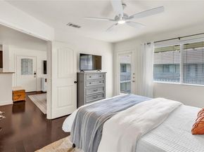 1307 Norwalk LN 206, Austin TX 78703