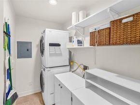 1307 Norwalk LN 206, Austin TX 78703