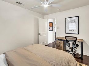 1307 Norwalk LN 206, Austin TX 78703