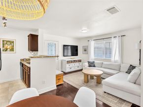 1307 Norwalk LN 206, Austin TX 78703