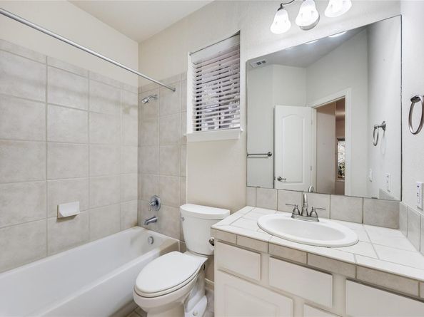 4209 Johns Light DR 70, Austin TX 78727