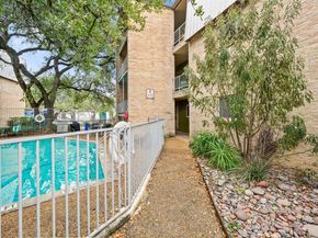 620 S 1st ST 104, Austin TX 78704