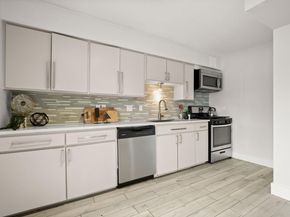 620 S 1st ST 104, Austin TX 78704