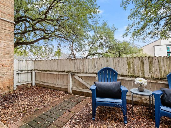 620 S 1st ST 104, Austin TX 78704