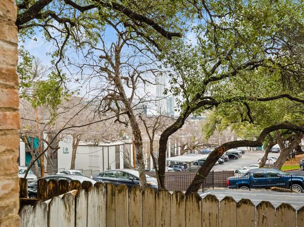620 S 1st ST 104, Austin TX 78704