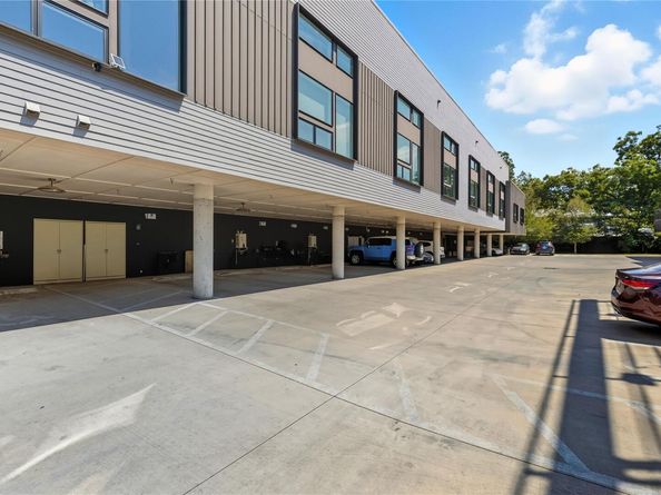 49 Navasota ST 201, Austin TX 78702