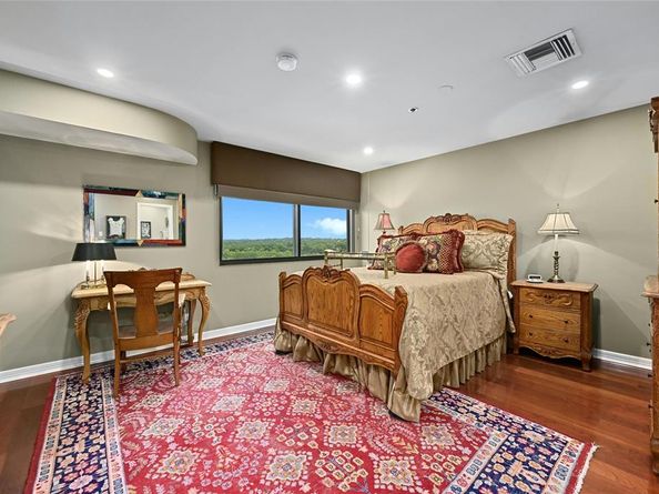 40 N Interstate Highway 35 8C1, Austin TX 78701