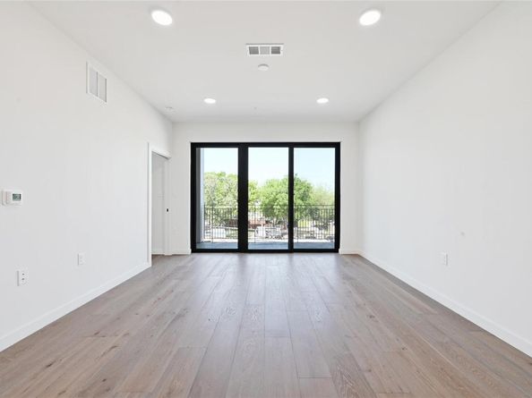 2209 S 1st ST 217, Austin TX 78704
