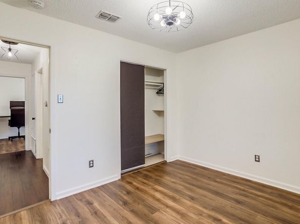 302 Garden CT, Round Rock TX 78664