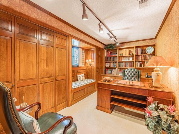 1239 Spyglass DR, Austin TX 78746