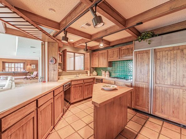 1239 Spyglass DR, Austin TX 78746