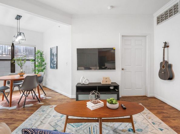 2502 Leon ST 201, Austin TX 78705