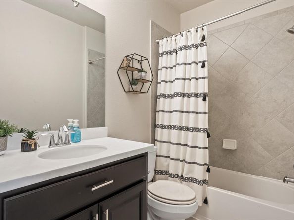 2513 Long Lasso PASS, Leander TX 78641