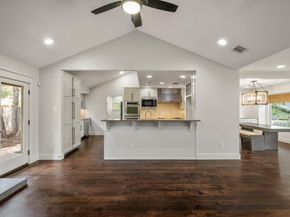 7202 Running Rope CIR, Austin TX 78731