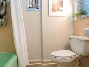 5326 Balcones DR D, Austin TX 78731