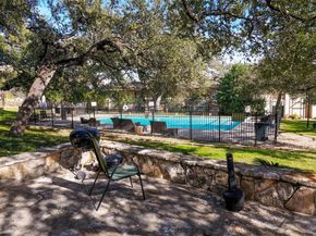 5326 Balcones DR D, Austin TX 78731