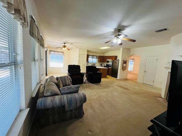 1308 Canna Lily Ln, Pflugerville TX 78660