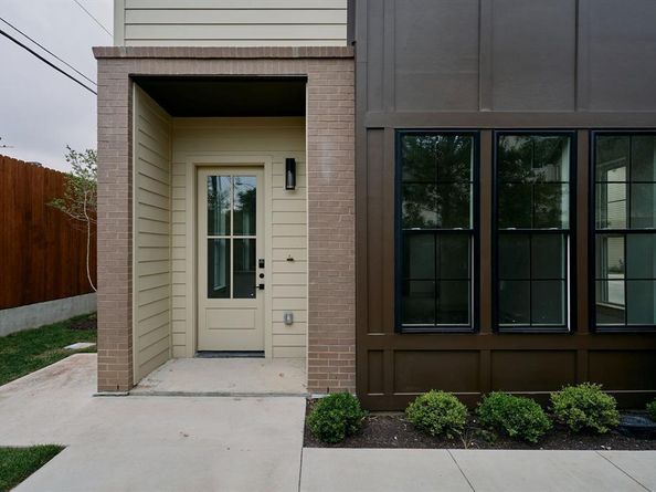 2209 Woodland Ave 901, Austin TX 78741