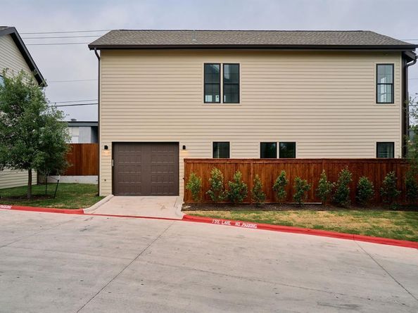 2209 Woodland Ave 901, Austin TX 78741