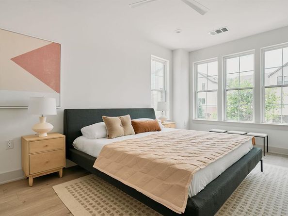 2209 Woodland Ave 901, Austin TX 78741
