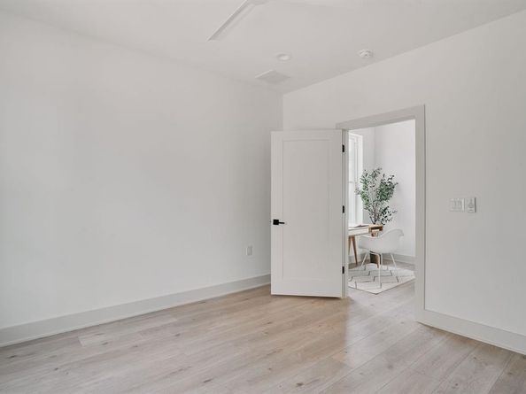 2209 Woodland Ave 901, Austin TX 78741