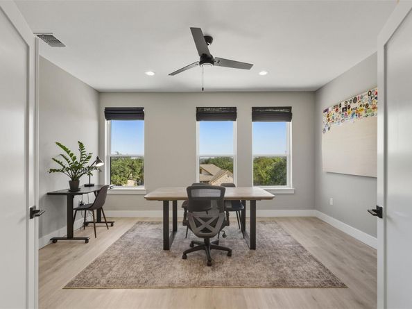 18402 Lakeland DR, Point Venture TX 78645