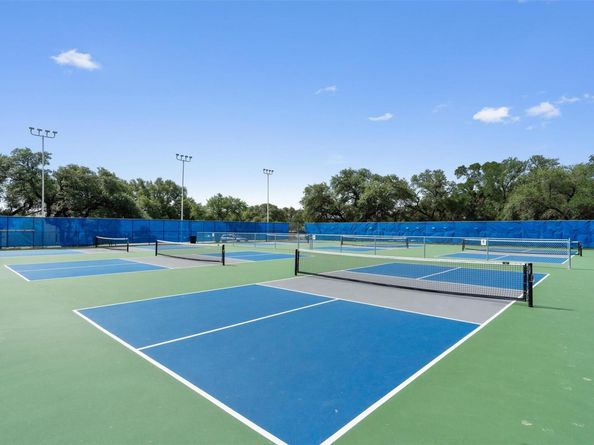 18402 Lakeland DR, Point Venture TX 78645