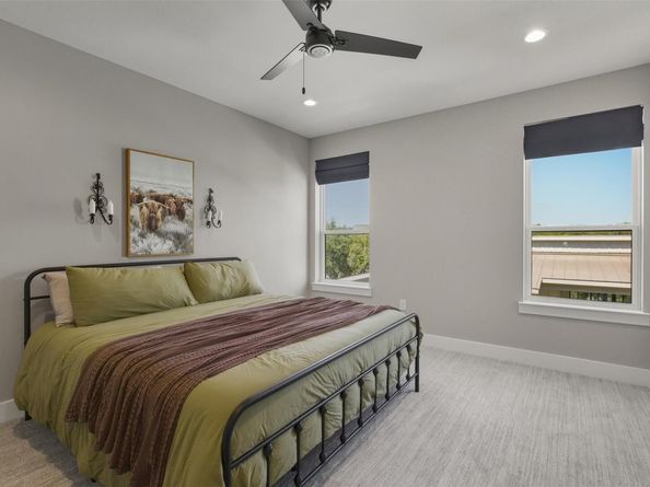 18402 Lakeland DR, Point Venture TX 78645