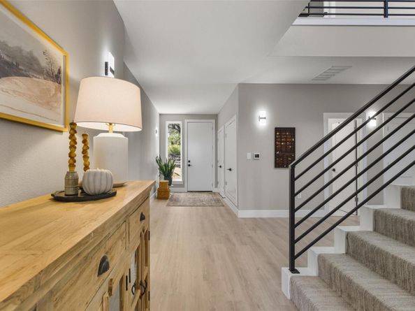 18402 Lakeland DR, Point Venture TX 78645