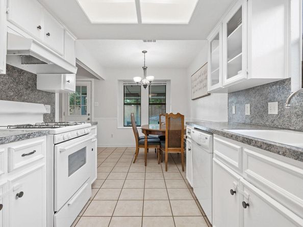 16355 Edgemere DR, Pflugerville TX 78660